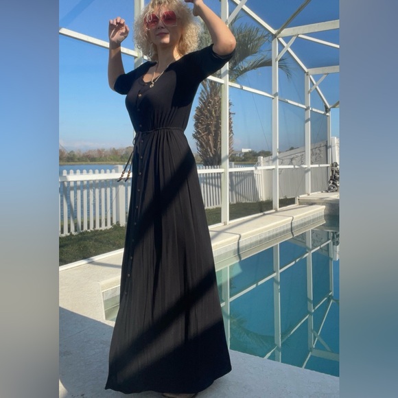 Buttoned Maxi Dress - Picture 7 of 9